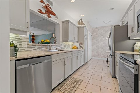 Condo in Dunedin, Florida, 3 bedrooms  № 1677037 - photo 8