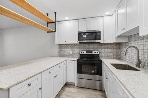 Купить кондоминиум в Дирфилд-Бич, Флорида 3 комнаты, 54.35м2, № 2083188 - фото 18