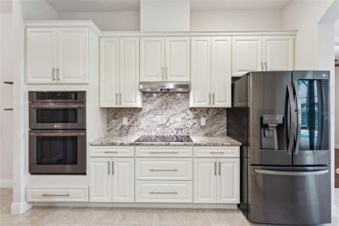 House in Lady Lake, Florida 3 bedrooms, 233.37 sq.m. № 2284502 - photo 5