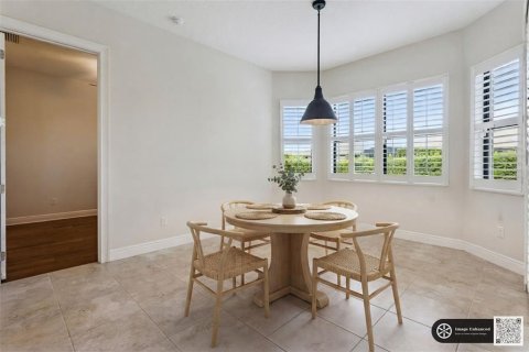 House in Lady Lake, Florida 3 bedrooms, 233.37 sq.m. № 2284502 - photo 7