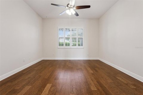 House in Lady Lake, Florida 3 bedrooms, 233.37 sq.m. № 2284502 - photo 25