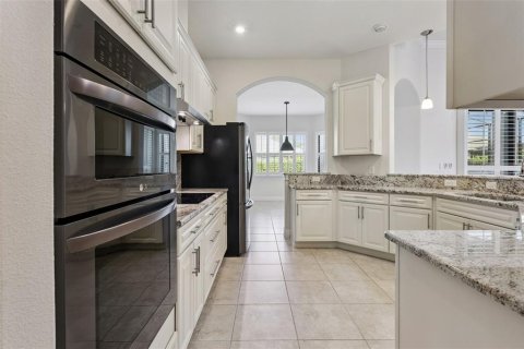 House in Lady Lake, Florida 3 bedrooms, 233.37 sq.m. № 2284502 - photo 16