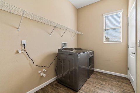 Купить виллу или дом в Аполло-Бич, Флорида 8 комнат, 201.88м2, № 2157902 - фото 25