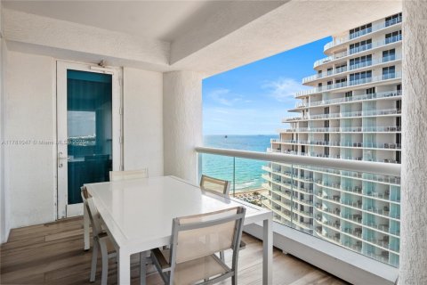 Condominio en venta en Fort Lauderdale, Florida, 2 dormitorios, 103.4 m2 № 2054993 - foto 2