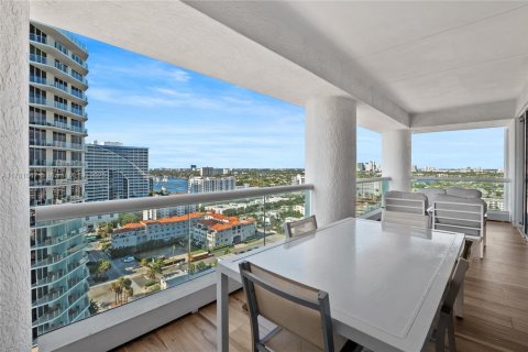 Condominio en venta en Fort Lauderdale, Florida, 2 dormitorios, 103.4 m2 № 2054993 - foto 3