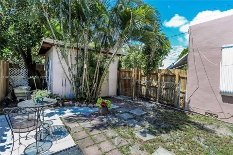 Propiedad comercial en venta en Hollywood, Florida, 100.89 m2 № 1969225 - foto 22
