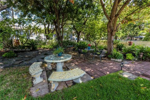 Propiedad comercial en venta en Hollywood, Florida, 100.89 m2 № 1969225 - foto 26