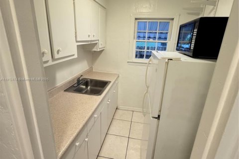 Propiedad comercial en venta en Hollywood, Florida, 100.89 m2 № 1969225 - foto 15