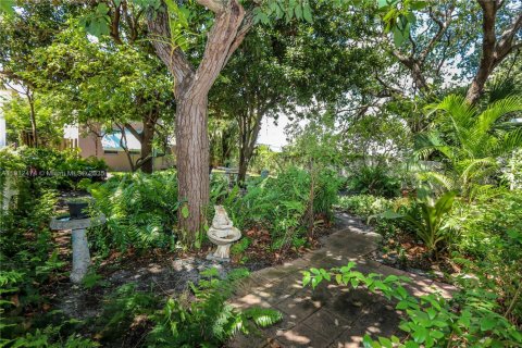 Propiedad comercial en venta en Hollywood, Florida, 100.89 m2 № 1969225 - foto 29