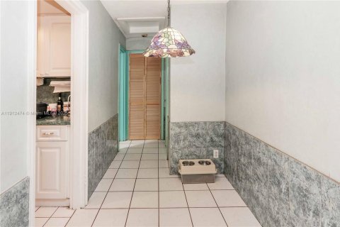 Propiedad comercial en venta en Hollywood, Florida, 100.89 m2 № 1969225 - foto 7