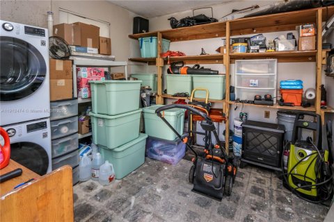 Propiedad comercial en venta en Hollywood, Florida, 100.89 m2 № 1969225 - foto 17