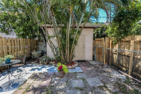 Propiedad comercial en venta en Hollywood, Florida, 100.89 m2 № 1969225 - foto 21