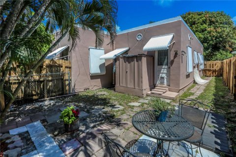 Propiedad comercial en venta en Hollywood, Florida, 100.89 m2 № 1969225 - foto 23
