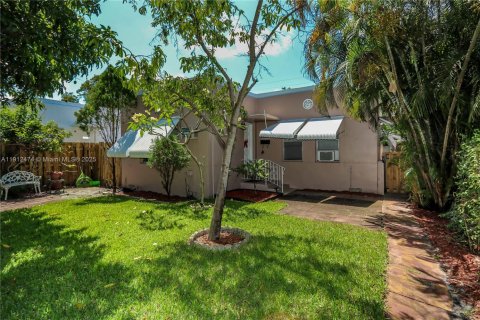 Propiedad comercial en venta en Hollywood, Florida, 100.89 m2 № 1969225 - foto 18