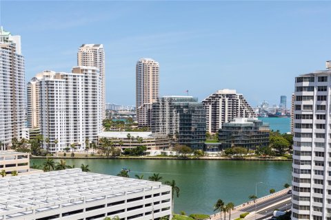 Copropriété à louer à Miami, Floride: 2 chambres, 102.29 m2 № 1868335 - photo 1