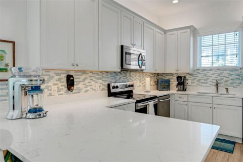 Casa en venta en Kissimmee, Florida, 2 dormitorios, 119.19 m2 № 1593089 - foto 11