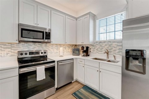 Casa en venta en Kissimmee, Florida, 2 dormitorios, 119.19 m2 № 1593089 - foto 9
