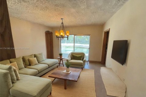 House in Boynton Beach, Florida 3 bedrooms, 159.14 sq.m. № 1807620 - photo 5