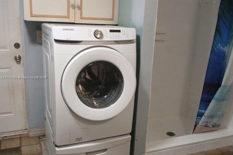 House in Boynton Beach, Florida 3 bedrooms, 159.14 sq.m. № 1807620 - photo 12