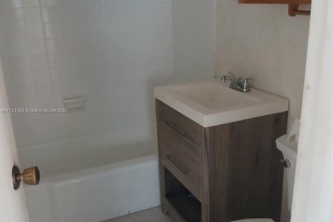 House in Boynton Beach, Florida 3 bedrooms, 159.14 sq.m. № 1807620 - photo 14