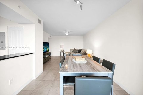 Condo in Fort Lauderdale, Florida, 1 bedroom  № 2037441 - photo 9