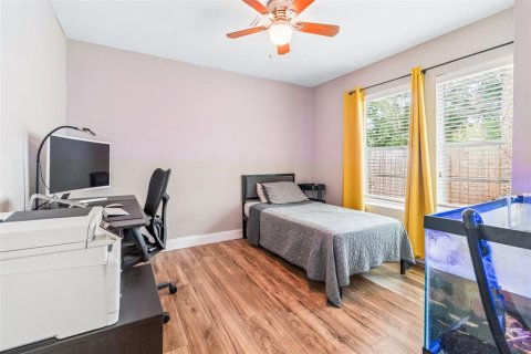 House in Tampa, Florida 4 bedrooms, 144.37 sq.m. № 2142643 - photo 21