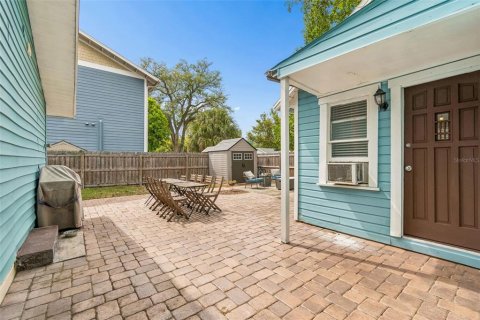 House in Tampa, Florida 4 bedrooms, 144.37 sq.m. № 2142643 - photo 30