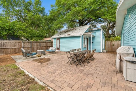 House in Tampa, Florida 4 bedrooms, 144.37 sq.m. № 2142643 - photo 26