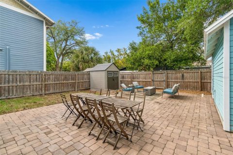 House in Tampa, Florida 4 bedrooms, 144.37 sq.m. № 2142643 - photo 24