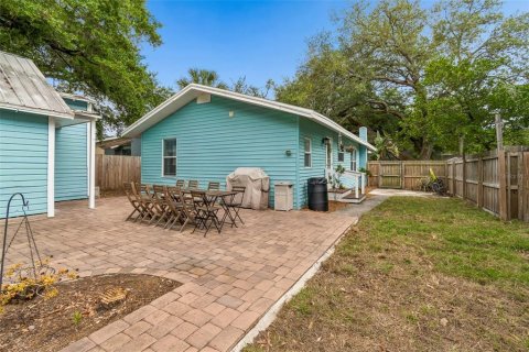 House in Tampa, Florida 4 bedrooms, 144.37 sq.m. № 2142643 - photo 27