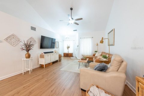 Condo in Palm Harbor, Florida, 2 bedrooms  № 1624748 - photo 8