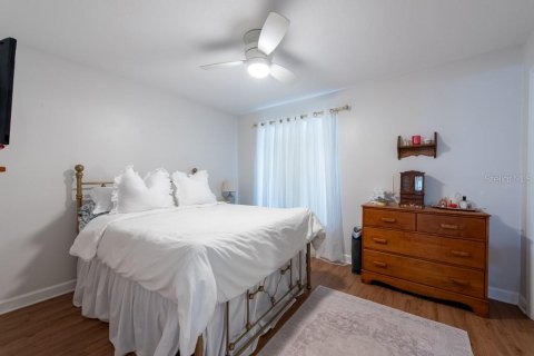 Condo in Palm Harbor, Florida, 2 bedrooms  № 1624748 - photo 25