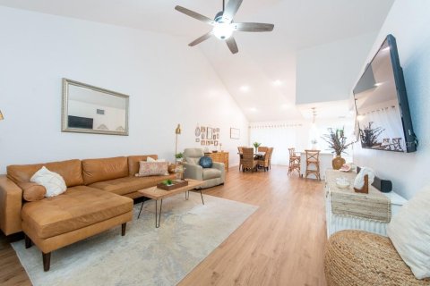Condo in Palm Harbor, Florida, 2 bedrooms  № 1624748 - photo 5