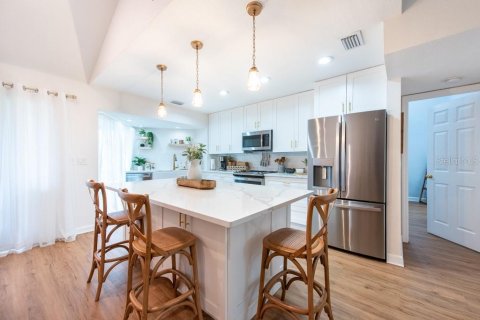 Condo in Palm Harbor, Florida, 2 bedrooms  № 1624748 - photo 10