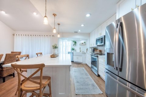 Condo in Palm Harbor, Florida, 2 bedrooms  № 1624748 - photo 12