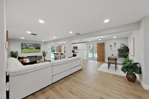 Casa en venta en Tampa, Florida, 4 dormitorios, 198.44 m2 № 1907151 - foto 26