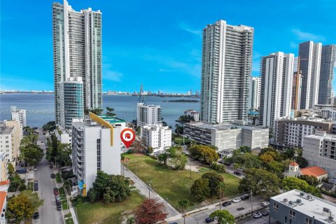 Immobilier commercial à vendre à Miami, Floride № 1763408 - photo 10