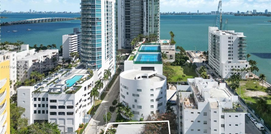 Immobilier commercial à Miami, Floride № 1763408