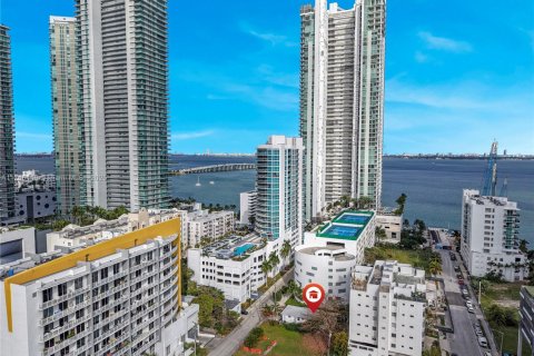 Immobilier commercial à vendre à Miami, Floride № 1763408 - photo 14
