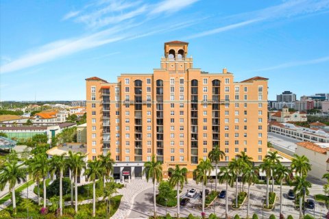 Condo in West Palm Beach, Florida, 2 bedrooms  № 1878739 - photo 2