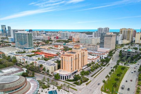 Condo in West Palm Beach, Florida, 2 bedrooms  № 1878739 - photo 9