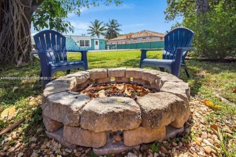House in North Miami, Florida 3 bedrooms № 1638803 - photo 17