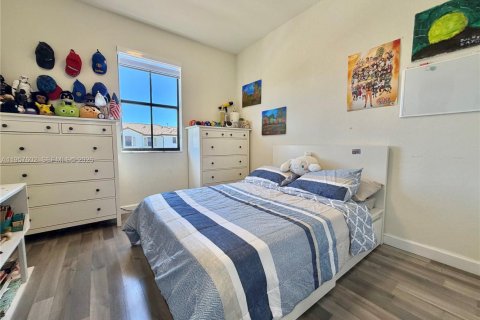 Townhouse in Hialeah, Florida 3 bedrooms, 158.68 sq.m. № 2017454 - photo 28