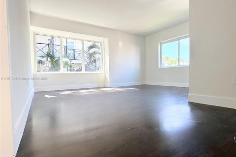 Condominio en alquiler en Miami Beach, Florida, 1 dormitorio, 56.21 m2 № 1955493 - foto 7
