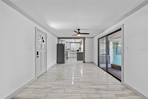 House in Tavares, Florida 3 bedrooms, 112.6 sq.m. № 1904041 - photo 9