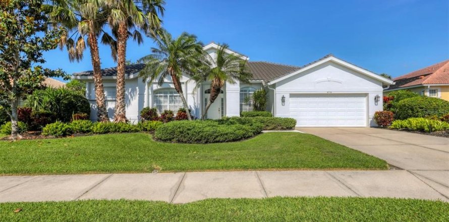 House in Sarasota, Florida 3 bedrooms, 217.86 sq.m. № 1653566