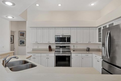 House in Sarasota, Florida 3 bedrooms, 217.86 sq.m. № 1653566 - photo 14
