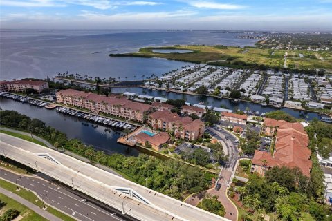 Condo in Tampa, Florida, 2 bedrooms № 2363954