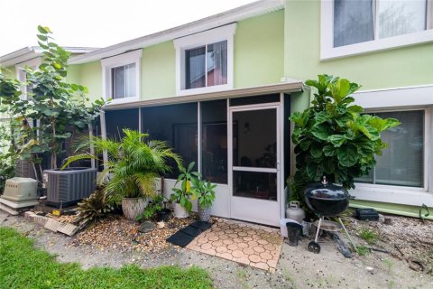 Townhouse in Saint Petersburg, Florida 2 bedrooms, 118.91 sq.m. № 1903894 - photo 19