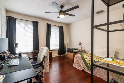 Townhouse in Saint Petersburg, Florida 2 bedrooms, 118.91 sq.m. № 1903894 - photo 14